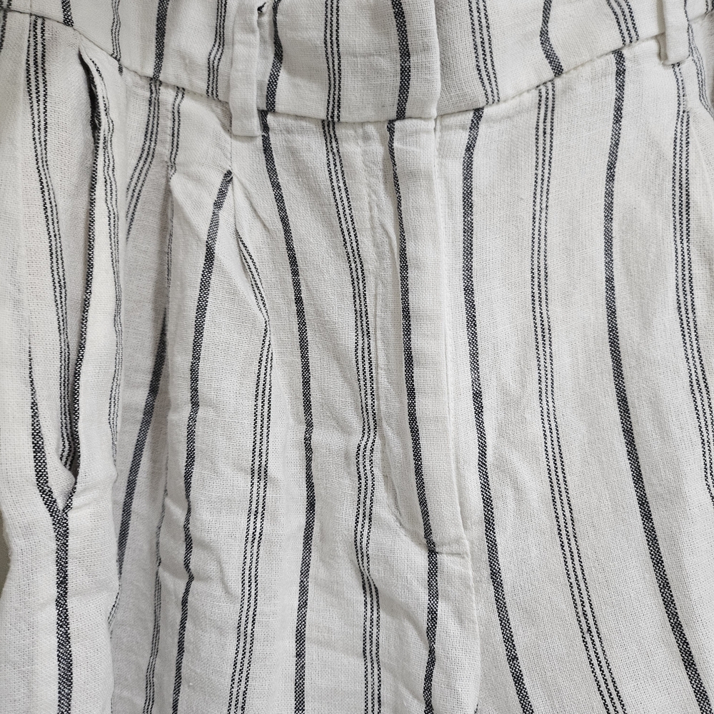 Striped High-Waist Linen Blend Women’s Shorts - White/Black Old Navy Size XS. - Picture 9 of 11
